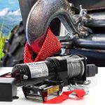 Terpo Električni vitel 1587 kg, 12V, jeklena vrv 10,5 m, moč 1,5 KM – za terenska vozila, prikolice in čolne