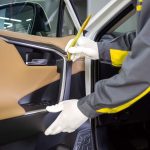 Terpo Komplet pritrdilnih sponk za avto 703 delov z orodjem za demontažo – raztegljive kovičnice, slepi čepi in vijaki za obloge notranjosti in motorna kolesa