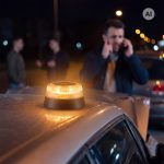 Terpo Opozorilna luč SOS V16 z vgrajeno SIM kartico – V16 DGT odobrena utripalka z magnetom za avto, IP54, signalna luč za varnost v prometu z baterijo